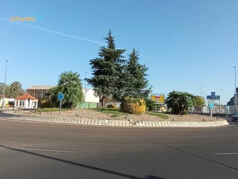 Oportunidad de Inversión en Badajoz: Casa a Reformar por 22.000 €