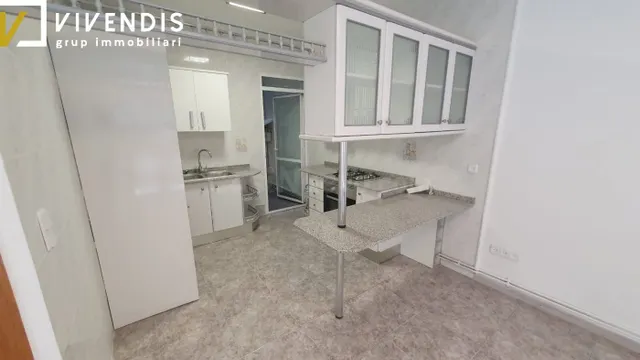 PISO EN VENTA - PRÍNCIPE DE VIANA.
