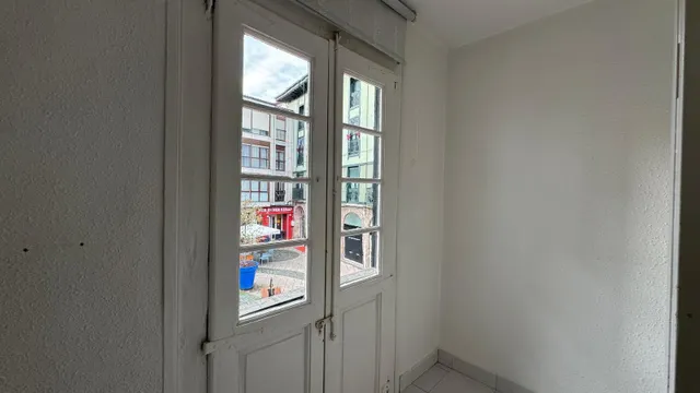 PRIMER PISO DE 146 M. ÚTILES EN LA ZONA MÁS CENTRICA DE TORRELAVEGA — 21