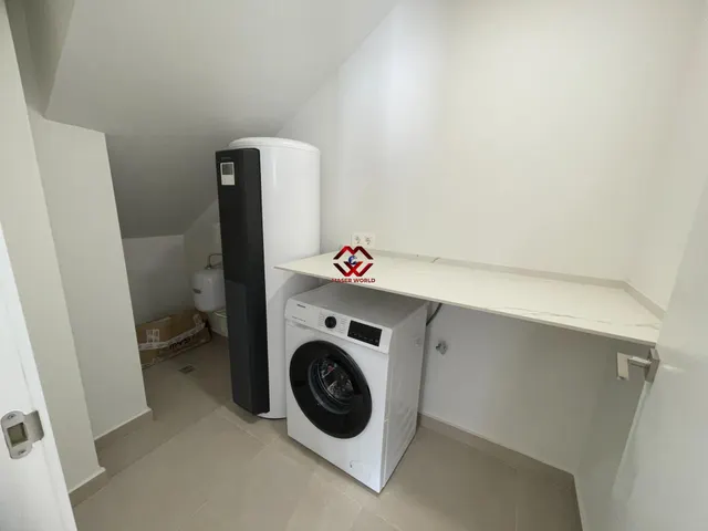 Chalet independiente de diseño con piscina privada y jardín en Heredades — 42