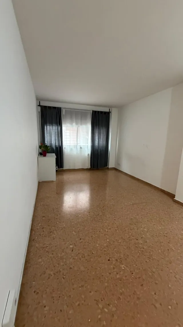 Planta baja de 3 habitaciones en el Eixample, junto a la Rambla de Sabadell — 21