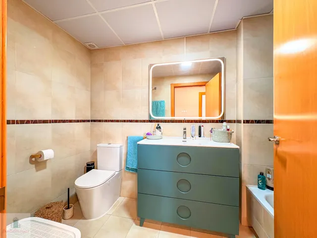 Apartamento de 2 dormitorios con patio, garaje y trastero en Ronda Sur — 20