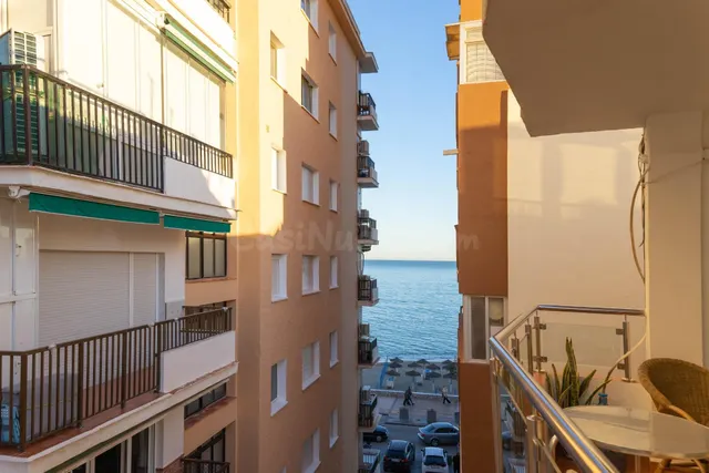 APARTAMENTO EN PLENO CENTRO DE FUENGIROLA CON VISTAS LATERAL - foto 3