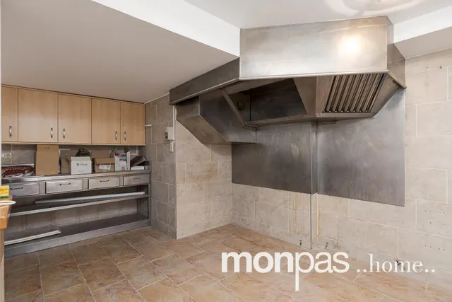 Local comercial en venta en Amara — 12