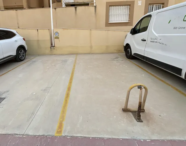 Triplex en bahia con amplias terrazas y plaza de parking — 35
