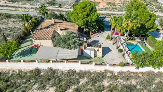 Chalet con parcela de 3.000m2, en paraje La Matanza — 35