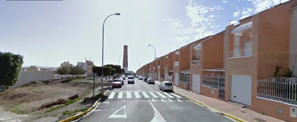 MAGNIFICO SOLAR EN ADRA