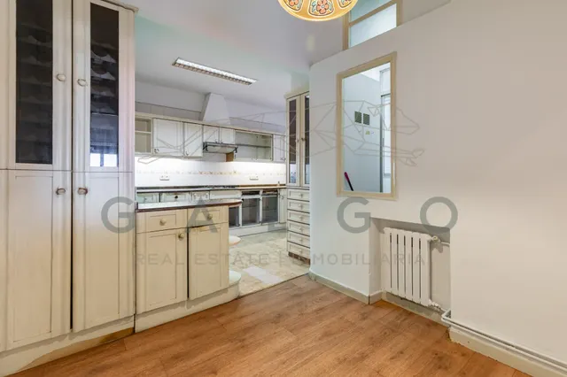 Piso a la venta junto a la plaza del ayuntamiento — 9