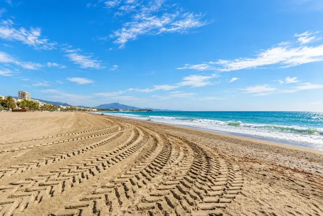 Dos apartamentos en uno, con espectaculares vistas al mar, junto al puerto deportivo de Estepona — 6