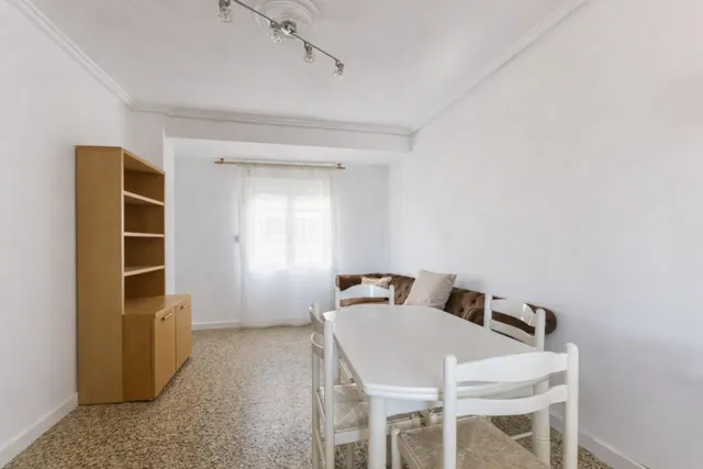 Piso de 3 habitaciones y 2 baños en Valencia — 27