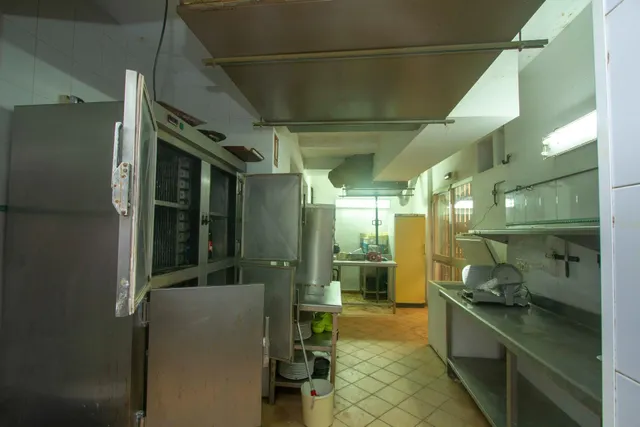 Local restaurante Marbella con terraza 100m2 frente al mar — 21