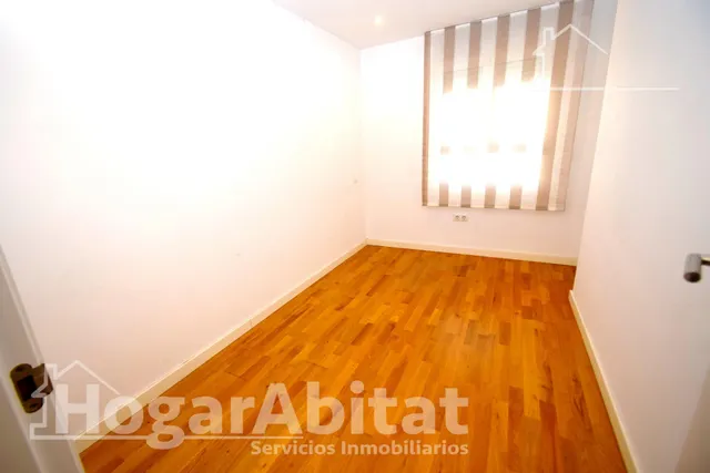 REFORMADO CON BALCÓN Y ASCENSOR JUNTO EXTRAMUROS — 29