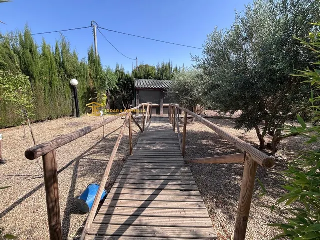 Estupendo chalet con varias construcciones en la zona Los Ro - foto 2