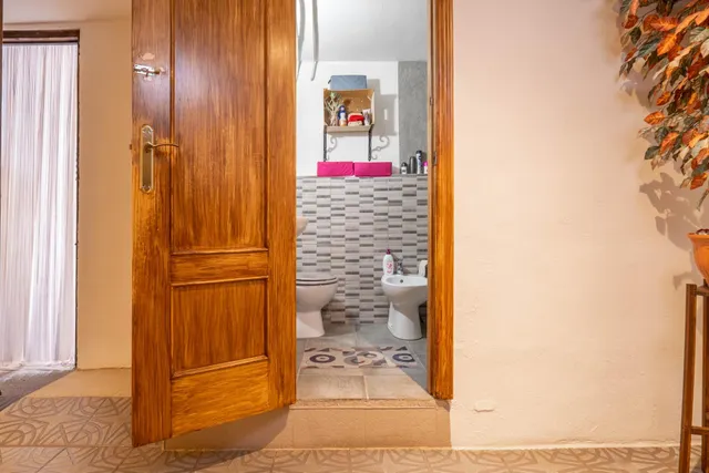 EXCLUSIVA VIVIENDA CON PISCINA PRIVADA EN URBANIZACIÓN "EL TORREÓN" EN ALBOLOTE. — 33