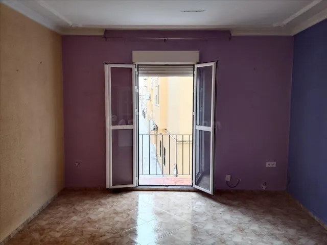 Piso de 110 m2 con 5 dormitorios y terraza en San Fernando — 2