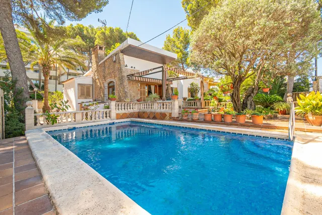Chalet con piscina y jardín a 200m de la playa – Sometimes, 