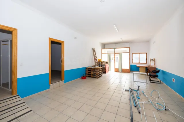 Local comercial mas cochera 142 m — 5