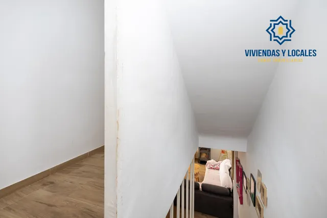 ¡Tu hogar soñado te espera en esta espectacular casa reformada! — 16