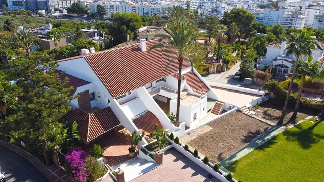 Chalet 7 habitaciones 834m² en venta - Marbella — 6