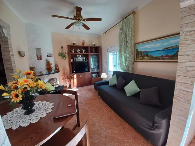 Casa única a la venta en la zona Pla de Sant Pere Les Salines Cubelles 1.170 m2 de parcela y POSIBIL — 34