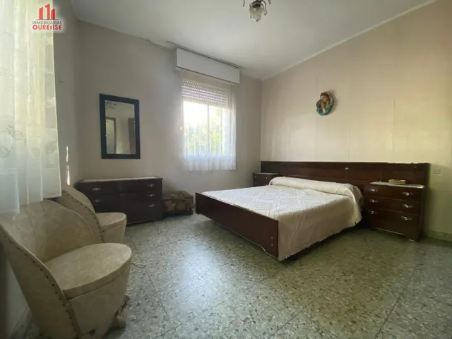 SE VENDE CASA SITUADA EN LA ZONA DE ALONGOS — 17