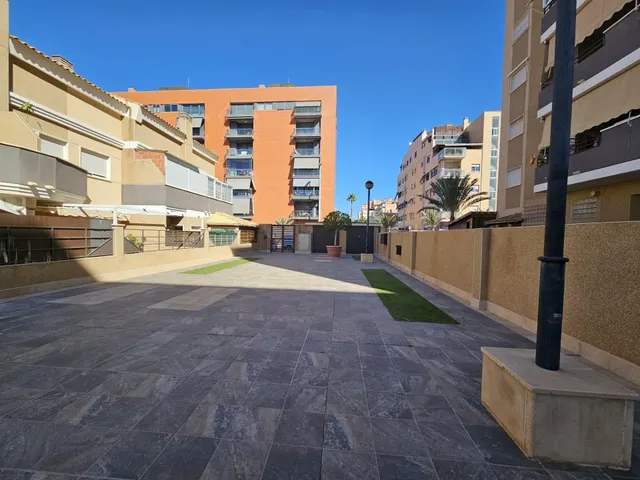 Piso en alquiler en Jose Antonio Cañete Juarez en Elche — 24