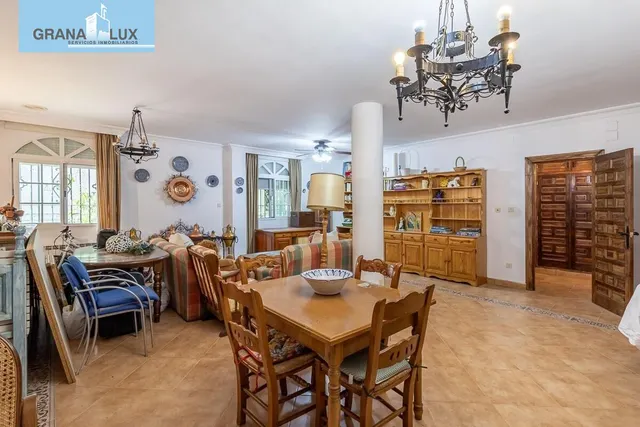 Espectacular Chalet en Ogijares - Ideal para Familias — 31