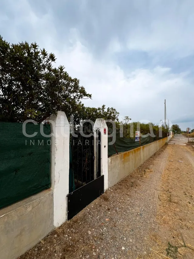 Parcela exclusiva en primera línea de Playa Casablanca - foto 3