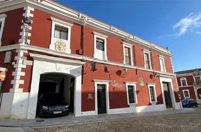 Edificio histórico en Plaza de Armas – Fernán Núñez (Córdoba