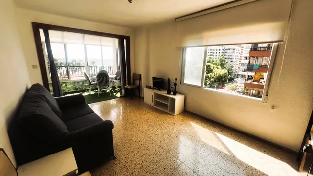 SE VENDE APARTAMENTO EN EXCLUSIVA REFORMADO CON MUY BUENAS VISTAS Y A 50 METROS DE LA PLAYA — 8