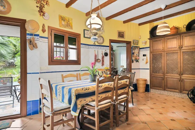 EXCEPCIONAL VILLA EN VENTA EN UN ENTORNO TROPICAL — 10