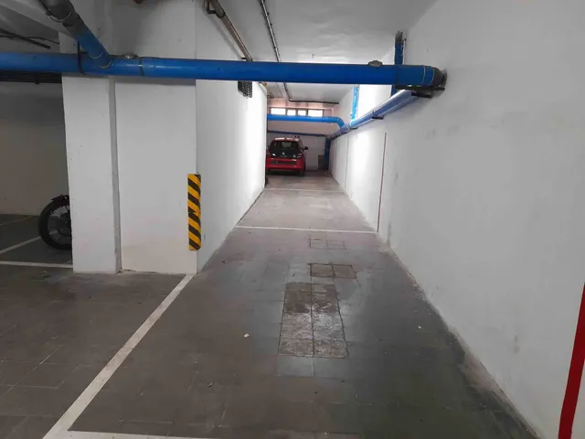 Plazas de Parking para COCHE o MOTOS en la Plaça Granollers de Mataró — 3