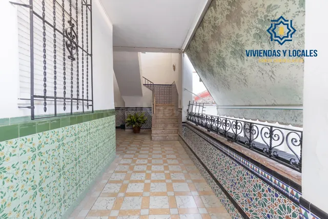 Edificio en venta completo junto a Gran Vía- Bajo Albaicín — 4