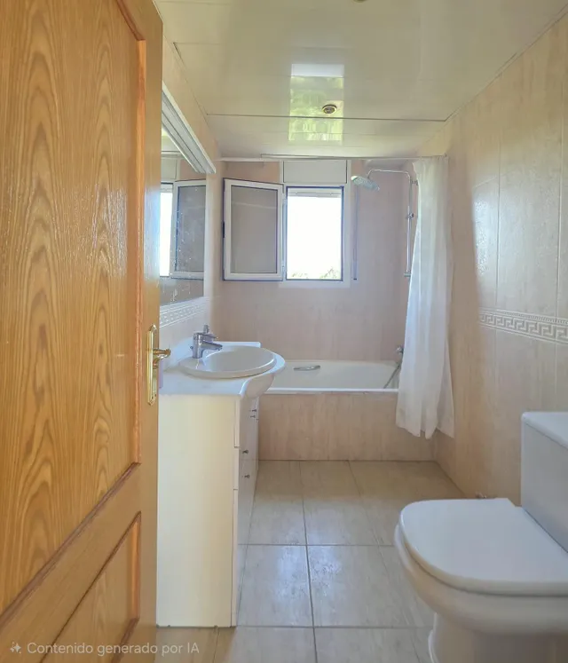 CASA ADOSADA DE 6 habitaciones EN VILAFORTUNY — 35