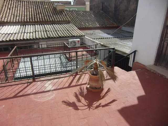 CASA DE PUEBLO MUY BIEN UBICADA — 9