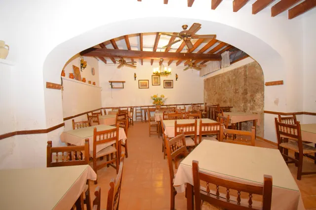 Local comercial y piso en Sineu - foto 4