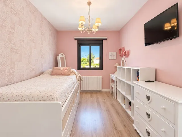 ESPECTACULAR VIVIENDA REFORMADA CON PISCINA, BODEGA, GIMNASIO Y UNA EXCEPCIONAL PRIVACIDAD — 44