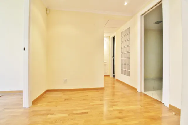 Maravillosa vivienda junto al Corte Inglés. Ahora en oferta. Llámanos. — 4