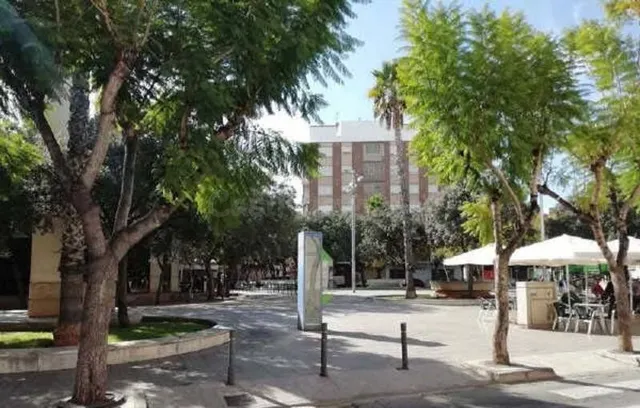 Local comercial 82m² en venta - Almazora - foto 2