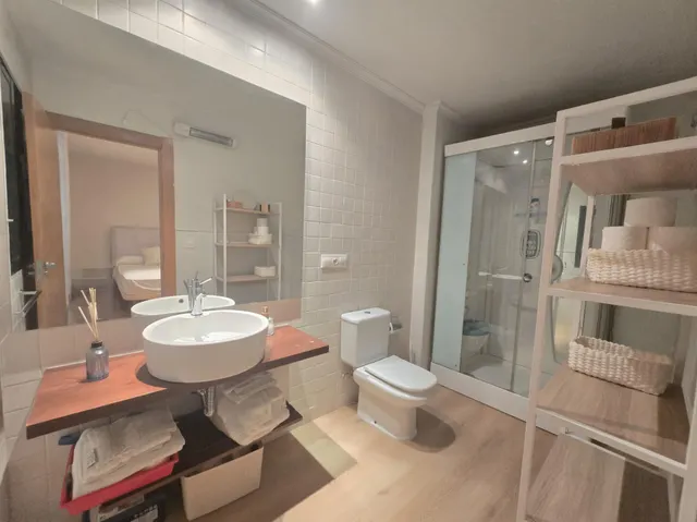 Pareado 5 habitaciones 265m² en alquiler - Santiago bernabeu — 28