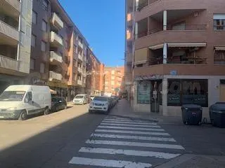 se vende Local bajo zona de Correos y Colegio Santa Ana - foto 2