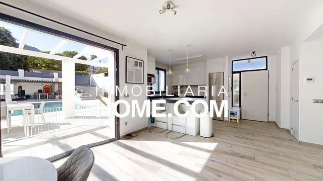 Chalet independiente de diseño moderno con 5 dormitorios, piscina, gran parcela y vistas despejadas en Pinos de Alhaurín — 34