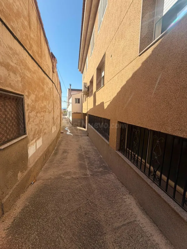 ESPECTACULAR Y AMPLIA VIVIENDA EN PRIMERA PLANTA CON GRAN BA - foto 4