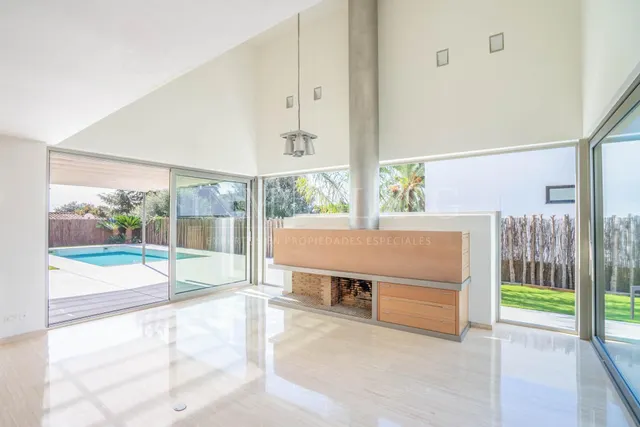 Espacio, luz y tranquilidad en una ubicación privilegiada de Sant Andreu de Llavaneres — 9