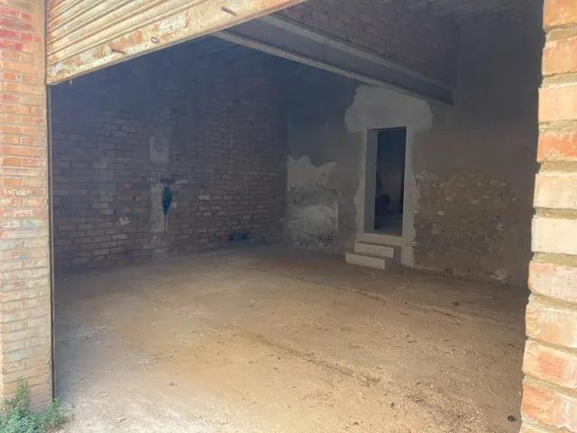 Local-magatzem, amb dos accessos per a vehicles al Rec d’Igualada – 123 m2 — 7