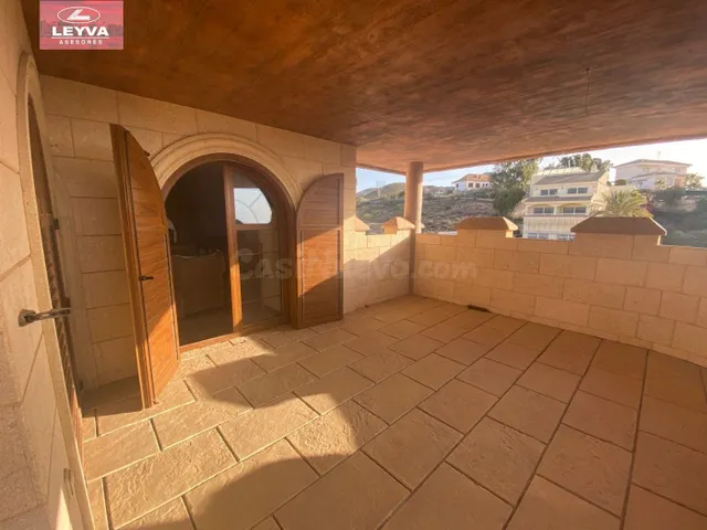 Castillo busca dueños — 3
