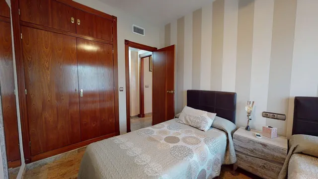 Chalet de lujo en Sansueña, Córdoba con 600 m2 construidos, parcela de 1.500 m2, piscina privada y amplios dormitorios — 26
