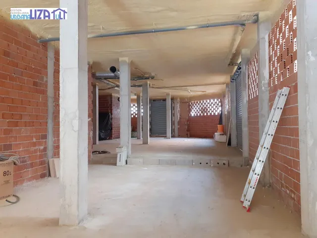 OPORTUNIDAD! FANTÁSTICO LOCAL COMERCIAL DE OBRA NUEVA CON FACHADA A 3 CALLES — 6