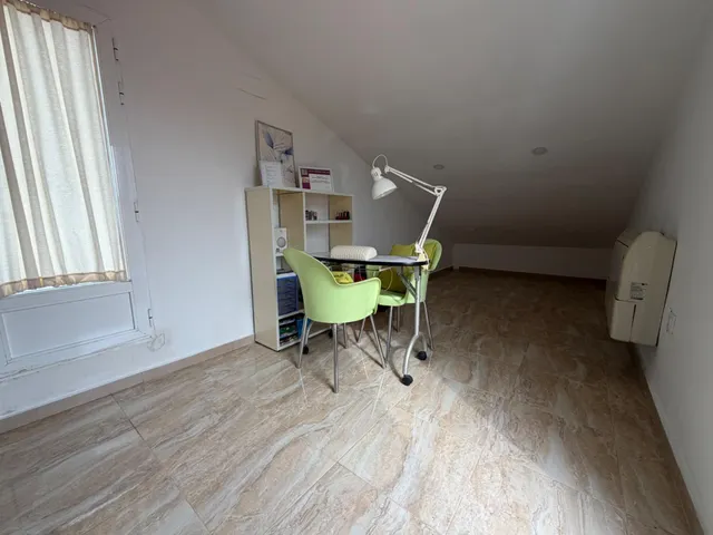 INTERESANTE CHALET EN LA POBLA DE VALLBONA — 24