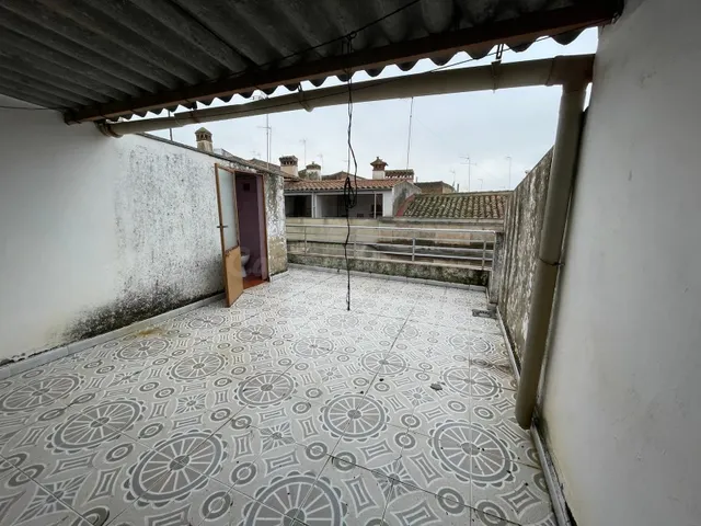 CASA INDEPENDIENTE CON AMPLIA COCHERA Y TERRAZA EN EL CENTRO - foto 2